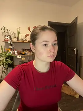 Snapshot of sweetest_pie chatting on March 13, 3:39 pm sweetest pie online show from March 13, 3:39 pm