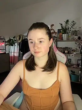 Snapshot of sweetest_pie chatting on October 4, 4:49 pm sweetest pie online show from October 4, 4:49 pm