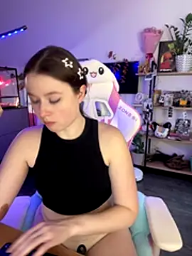 Snapshot of sweetest_pie chatting on November 16, 8:09 am sweetest pie online show from November 16, 8:09 am