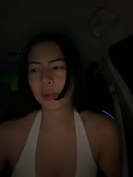 clairewntr online show from December 15, 8:57 pm