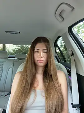 clairewntr online show from June 18, 6:45 pm
