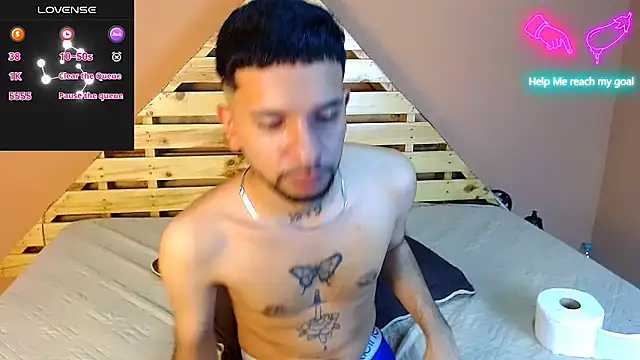 Snapshot of sexxgods chatting on December 15, 3:56 am sexxgods online show from December 15, 3:56 am