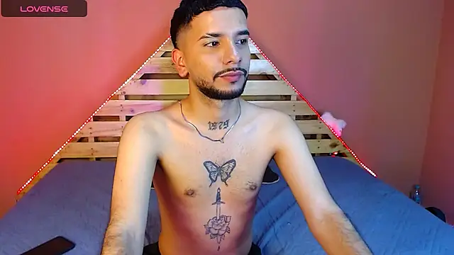 Snapshot of sexxgods chatting on January 13, 11:27 pm sexxgods online show from January 13, 11:27 pm