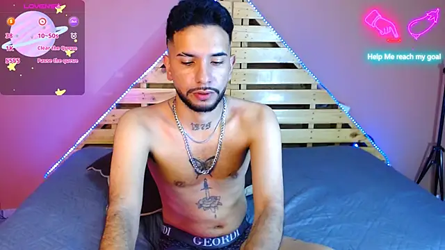 Snapshot of sexxgods chatting on January 26, 12:05 am sexxgods online show from January 26, 12:05 am