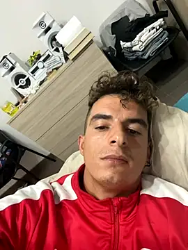 Snapshot of alessandro893000 chatting on October 8, 12:30 am alessandro893000 online show from October 8, 12:30 am