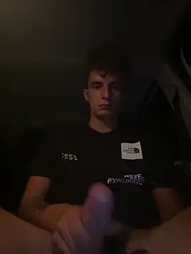 Snapshot of alessandro893000 chatting on October 16, 1:39 am alessandro893000 online show from October 16, 1:39 am