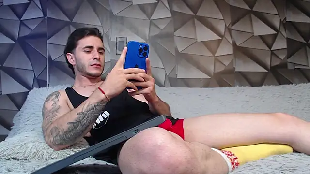 Snapshot of Latino_stud4u chatting on January 26, 12:37 am Latino stud4u online show from January 26, 12:37 am