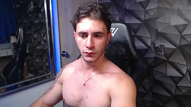 Snapshot of Latino_stud4u chatting on March 2, 1:04 am Latino stud4u online show from March 2, 1:04 am