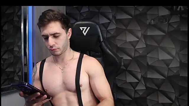 Snapshot of Latino_stud4u chatting on September 8, 11:59 pm Latino stud4u online show from September 8, 11:59 pm