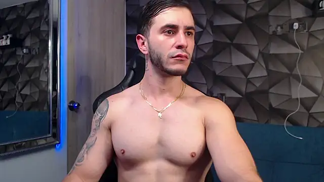 Snapshot of Latino_stud4u chatting on November 4, 12:54 am Latino stud4u online show from November 4, 12:54 am