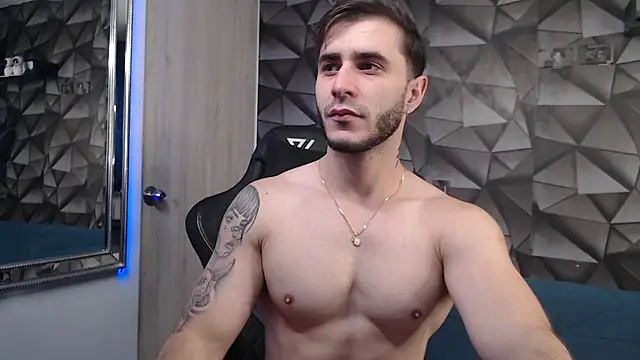 Snapshot of Latino_stud4u chatting on November 16, 11:54 pm Latino stud4u online show from November 16, 11:54 pm