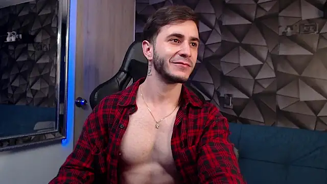 Snapshot of Latino_stud4u chatting on November 25, 3:28 am Latino stud4u online show from November 25, 3:28 am