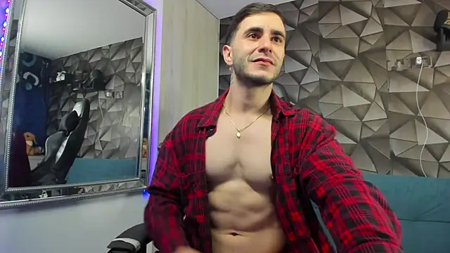 Snapshot of Latino_stud4u chatting on December 3, 3:58 am Latino stud4u online show from December 3, 3:58 am