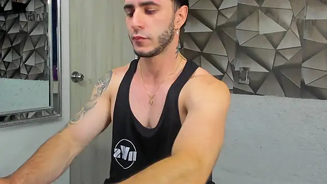 Latino stud4u online show from January 14, 1:33 am