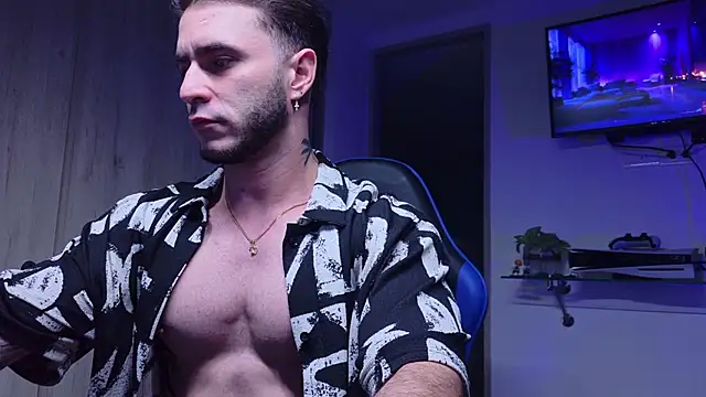 Snapshot of Latino_stud4u chatting on June 27, 2:16 am Latino stud4u online show from June 27, 2:16 am