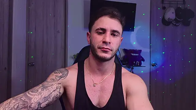 Snapshot of Latino_stud4u chatting on July 1, 2:13 am Latino stud4u online show from July 1, 2:13 am