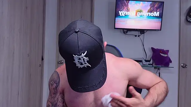 Snapshot of Latino_stud4u chatting on July 8, 12:20 pm Latino stud4u online show from July 8, 12:20 pm