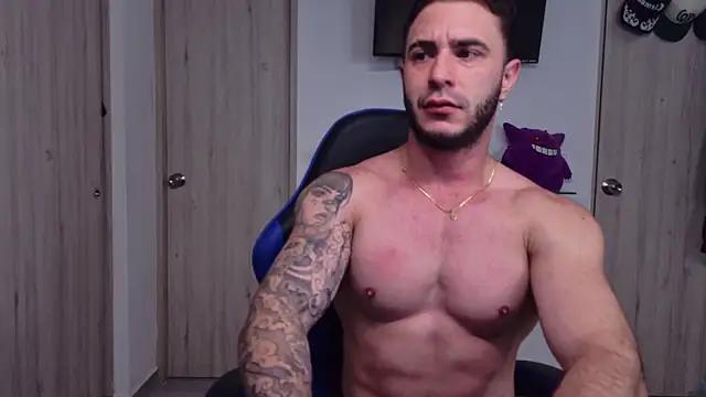 Snapshot of Latino_stud4u chatting on July 10, 12:19 pm Latino stud4u online show from July 10, 12:19 pm