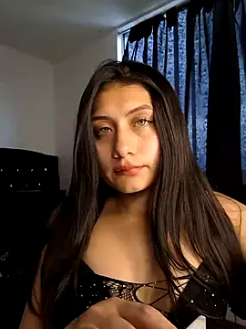 Snapshot of _Danna chatting on December 2, 3:25 pm  Danna online show from December 2, 3:25 pm