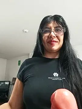 aisha latina online show from April 15, 3:08 pm