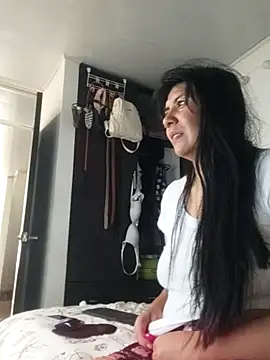 Snapshot of aisha_latina chatting on May 18, 5:08 pm aisha latina online show from May 18, 5:08 pm