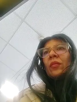 Snapshot of aisha_latina chatting on May 19, 3:29 pm aisha latina online show from May 19, 3:29 pm
