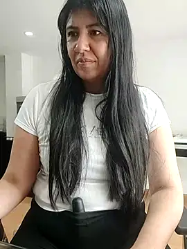 Snapshot of aisha_latina chatting on May 21, 3:08 pm aisha latina online show from May 21, 3:08 pm