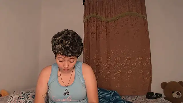 Snapshot of kathy_luisa chatting on June 10, 9:46 pm kathy luisa online show from June 10, 9:46 pm