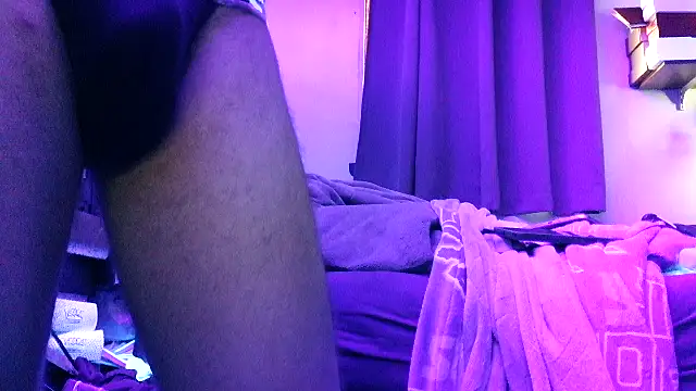 Snapshot of Cloudd_Kingg_Iceyyy chatting on May 28, 8:39 pm Cloudd Kingg Iceyyy online show from May 28, 8:39 pm