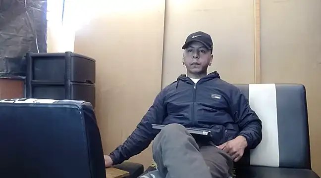 Snapshot of Black_hot266 chatting on December 12, 1:39 pm Black hot266 online show from December 12, 1:39 pm