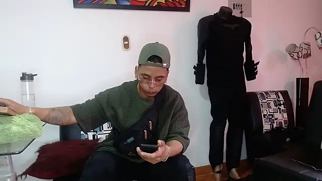 Snapshot of Black_hot266 chatting on November 22, 1:43 pm Black hot266 online show from November 22, 1:43 pm