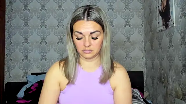 NicoletMoore online show from April 15, 7:21 pm