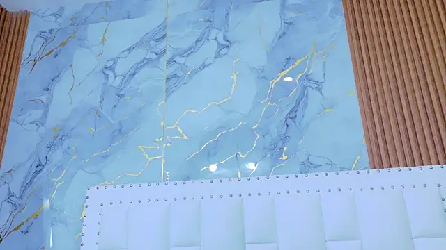 IrresistibleMilf online show from November 21, 12:26 pm