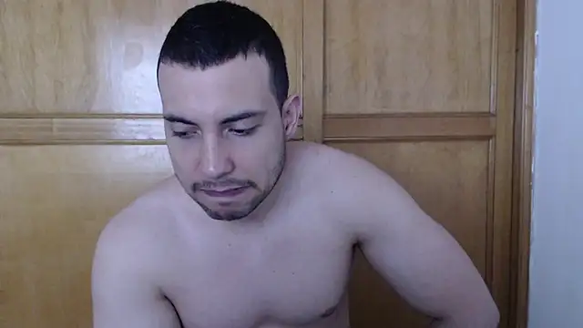 Snapshot of Armando_2002 chatting on June 4, 4:02 pm Armando 2002 online show from June 4, 4:02 pm