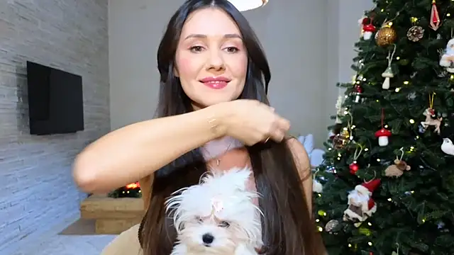 Snapshot of diamond_desiree chatting on December 20, 10:43 pm diamond desiree online show from December 20, 10:43 pm