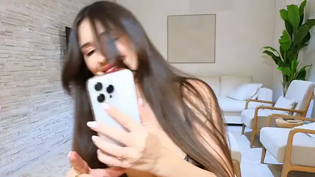 Snapshot of diamond_desiree chatting on January 21, 9:15 pm diamond desiree online show from January 21, 9:15 pm