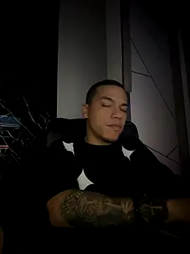 Snapshot of BestMasterForYou chatting on October 26, 9:04 am BestMasterForYou online show from October 26, 9:04 am