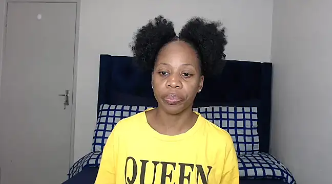 QUEENMANDYY online show from March 3, 2:15 am