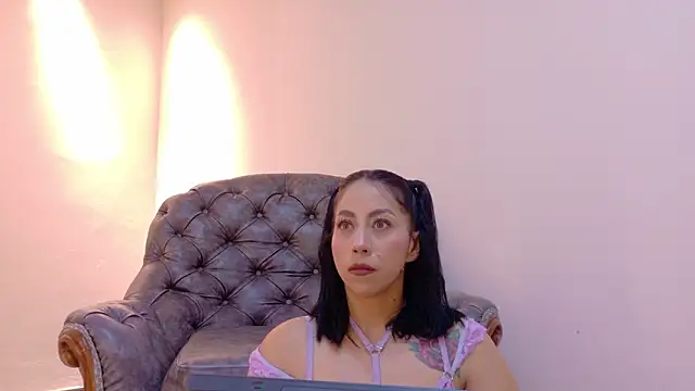 Snapshot of niky_smit chatting on February 9, 11:25 am niky smit online show from February 9, 11:25 am