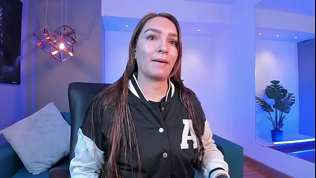 Snapshot of miataylorr1 chatting on November 1, 12:07 pm miataylorr1 online show from November 1, 12:07 pm