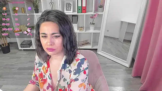 Snapshot of EmaBrownie chatting on February 3, 5:46 pm EmaBrownie online show from February 3, 5:46 pm