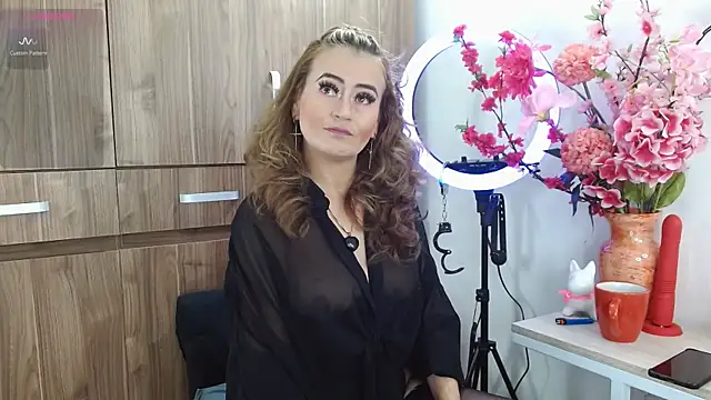 Snapshot of magenta_maturr chatting on October 13, 3:01 pm magenta maturr online show from October 13, 3:01 pm