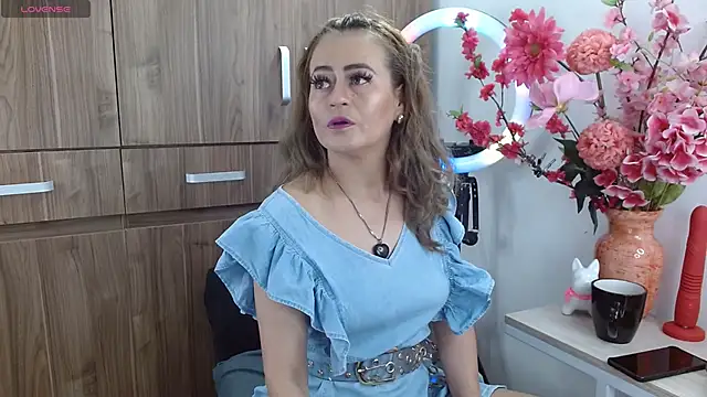 Snapshot of magenta_maturr chatting on October 26, 4:02 pm magenta maturr online show from October 26, 4:02 pm