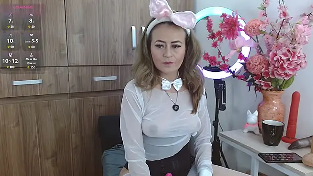 Snapshot of magenta_maturr chatting on October 31, 8:32 pm magenta maturr online show from October 31, 8:32 pm