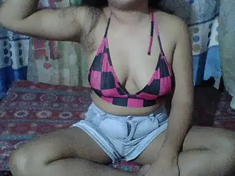 Snapshot of Yummy_fiona chatting on February 14, 3:54 am Yummy fiona online show from February 14, 3:54 am