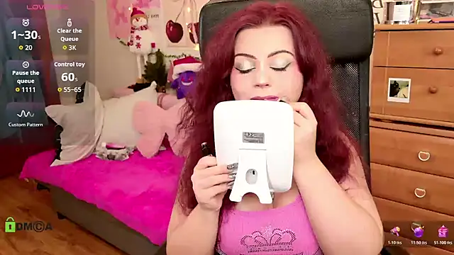 StellaMilla online show from January 8, 1:30 am