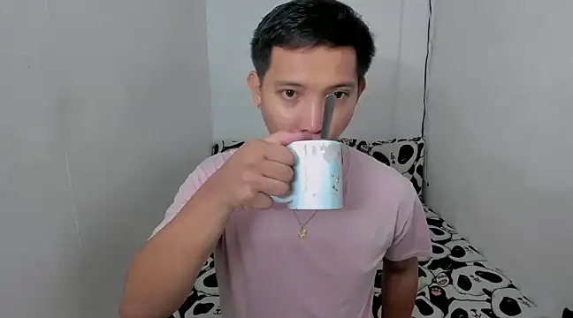 Snapshot of xSebastian19 chatting on January 8, 9:55 pm xSebastian19 online show from January 8, 9:55 pm