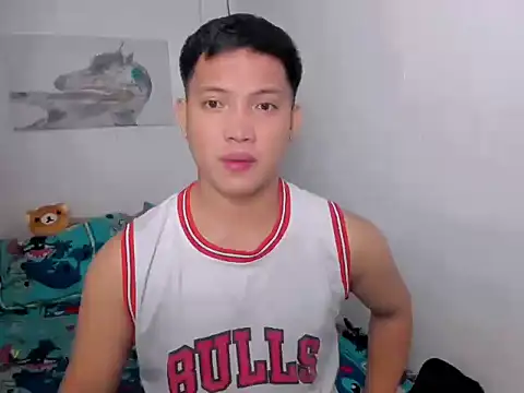 Snapshot of xSebastian19 chatting on April 25, 6:49 pm xSebastian19 online show from April 25, 6:49 pm