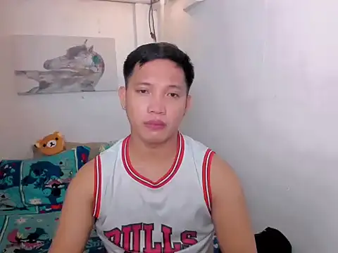 Snapshot of xSebastian19 chatting on April 28, 5:07 pm xSebastian19 online show from April 28, 5:07 pm