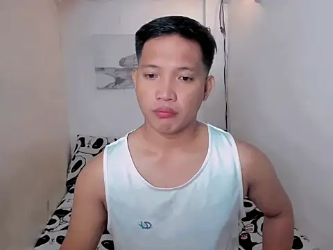 Snapshot of xSebastian19 chatting on July 14, 12:35 am xSebastian19 online show from July 14, 12:35 am